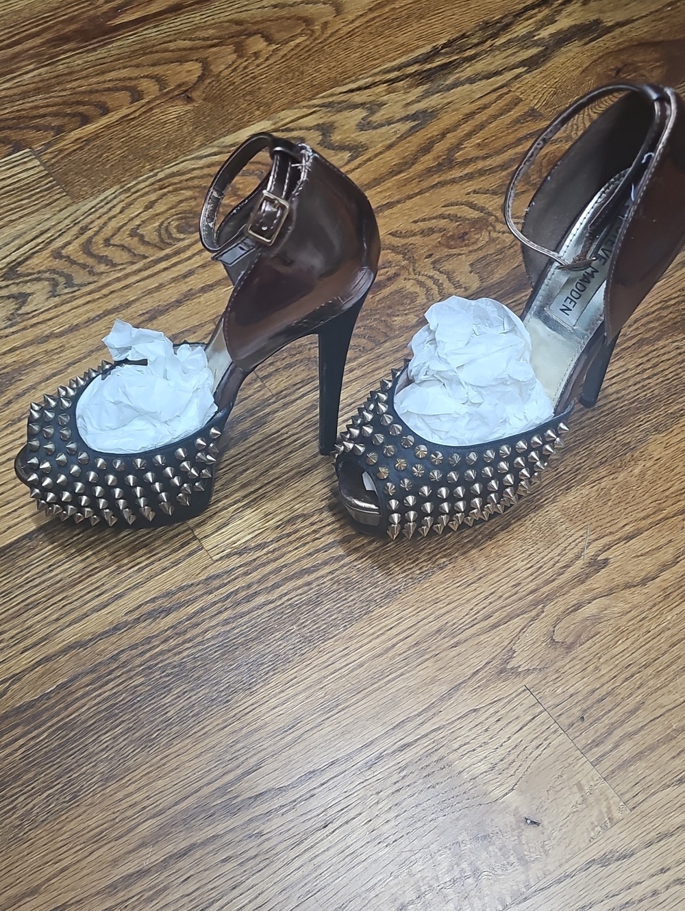 STEVE MADDEN Rockstud Peep Toe Platform Shoes.